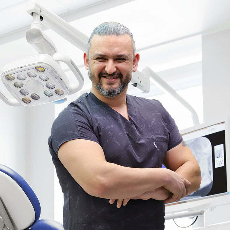 Diş Hekimi Latif Yağcıoğlu